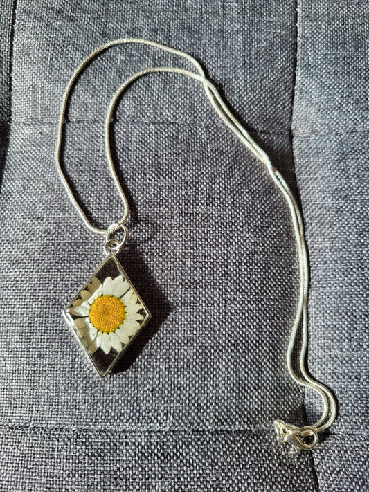 White Daisy Pendant